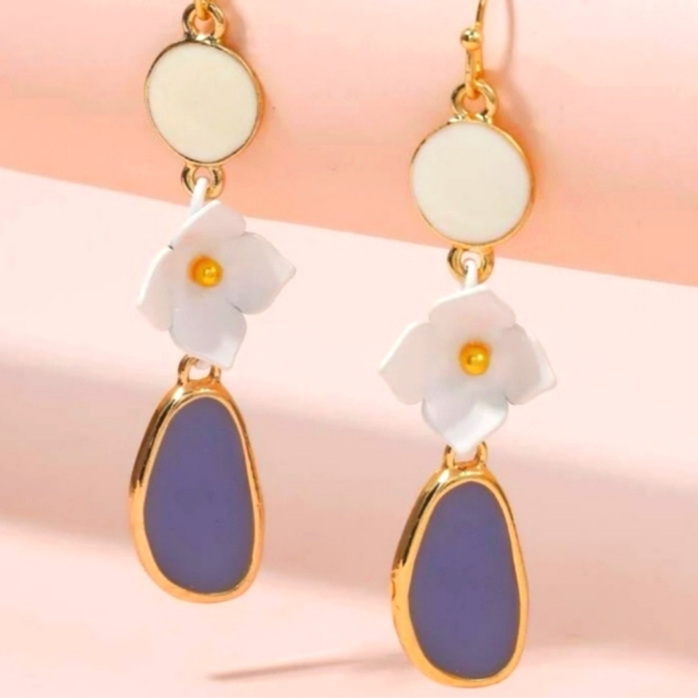 Dainty White Flowers and Blue Stone Dangle Drop Earrings with Gold